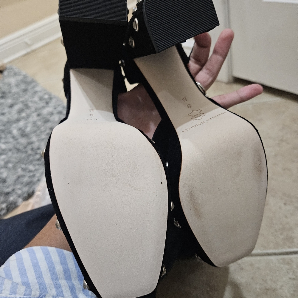 Shoes - Picture 5 of 7